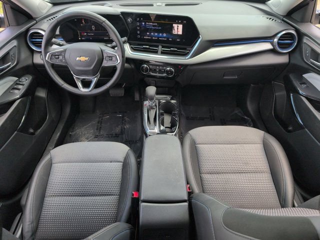 Used 2025 Chevrolet Trax LT w/ LT Convenience Package FWD image 25