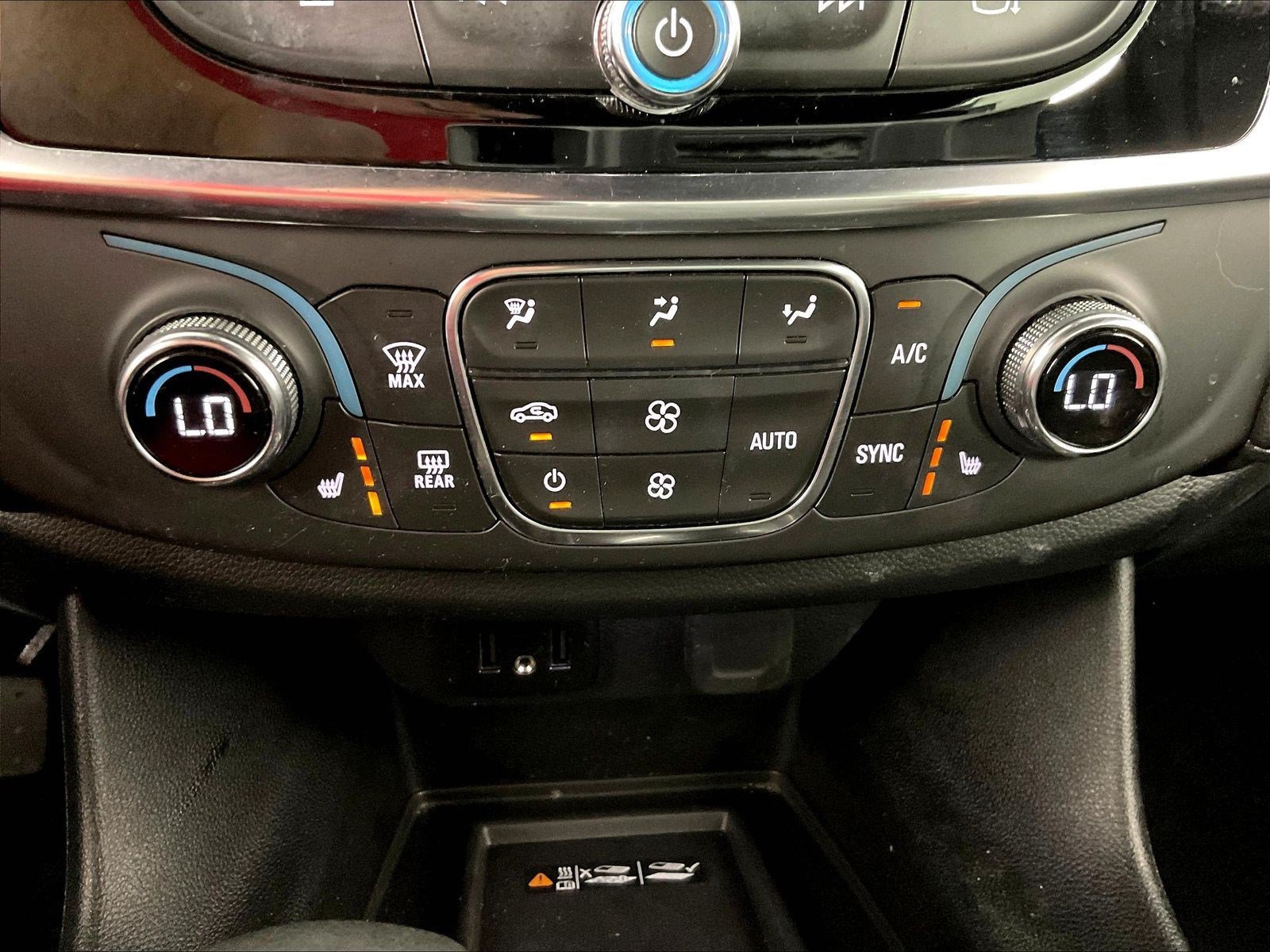 Used 2023 Chevrolet Traverse LT FWD image 36