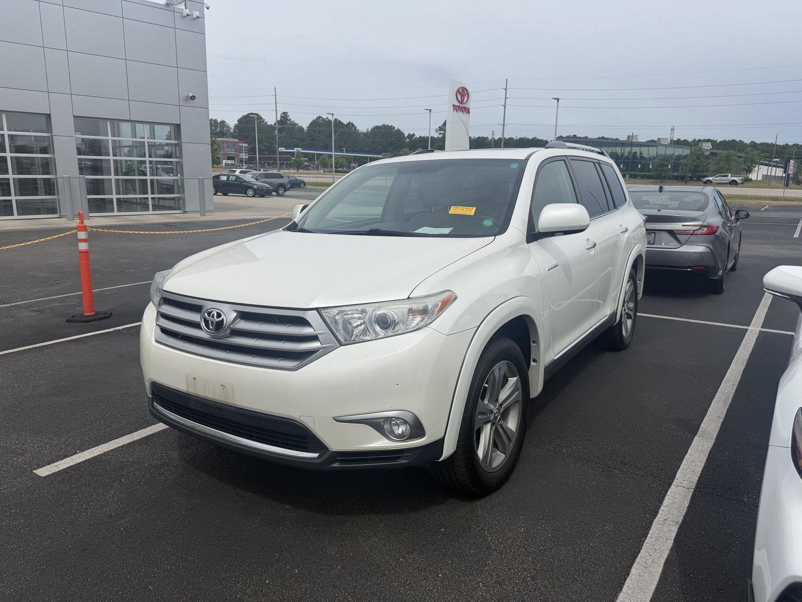 Used 2013 Toyota Highlander Limited FWD image 3