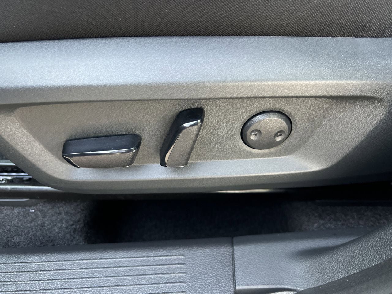 Used 2026 Nissan Rogue SV AWD/4WD image 21