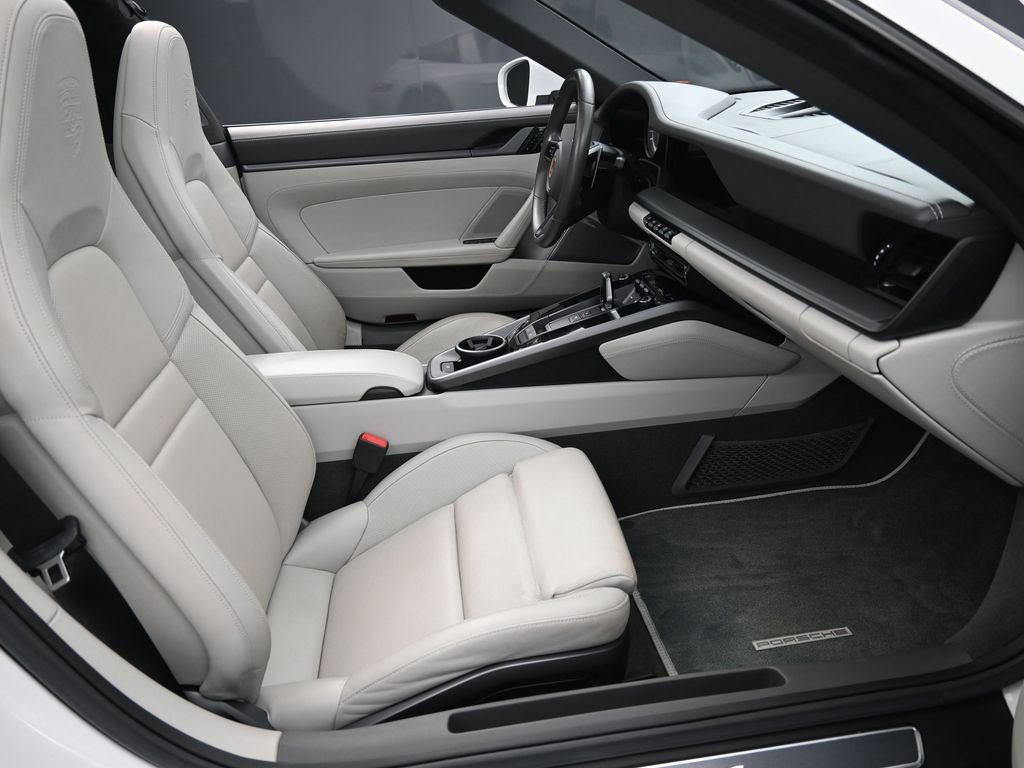Certified 2021 Porsche 911 Targa 4S image 31