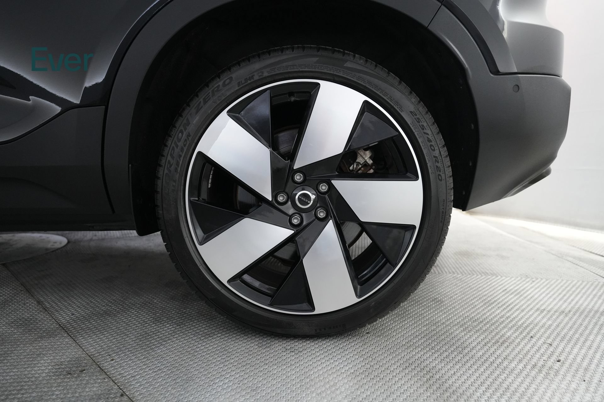 Used 2023 Volvo XC40 Recharge Ultimate AWD/4WD image 9