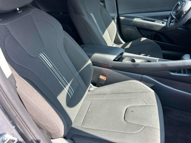 Used 2024 Hyundai Elantra SEL w/ Convenience Package FWD image 21