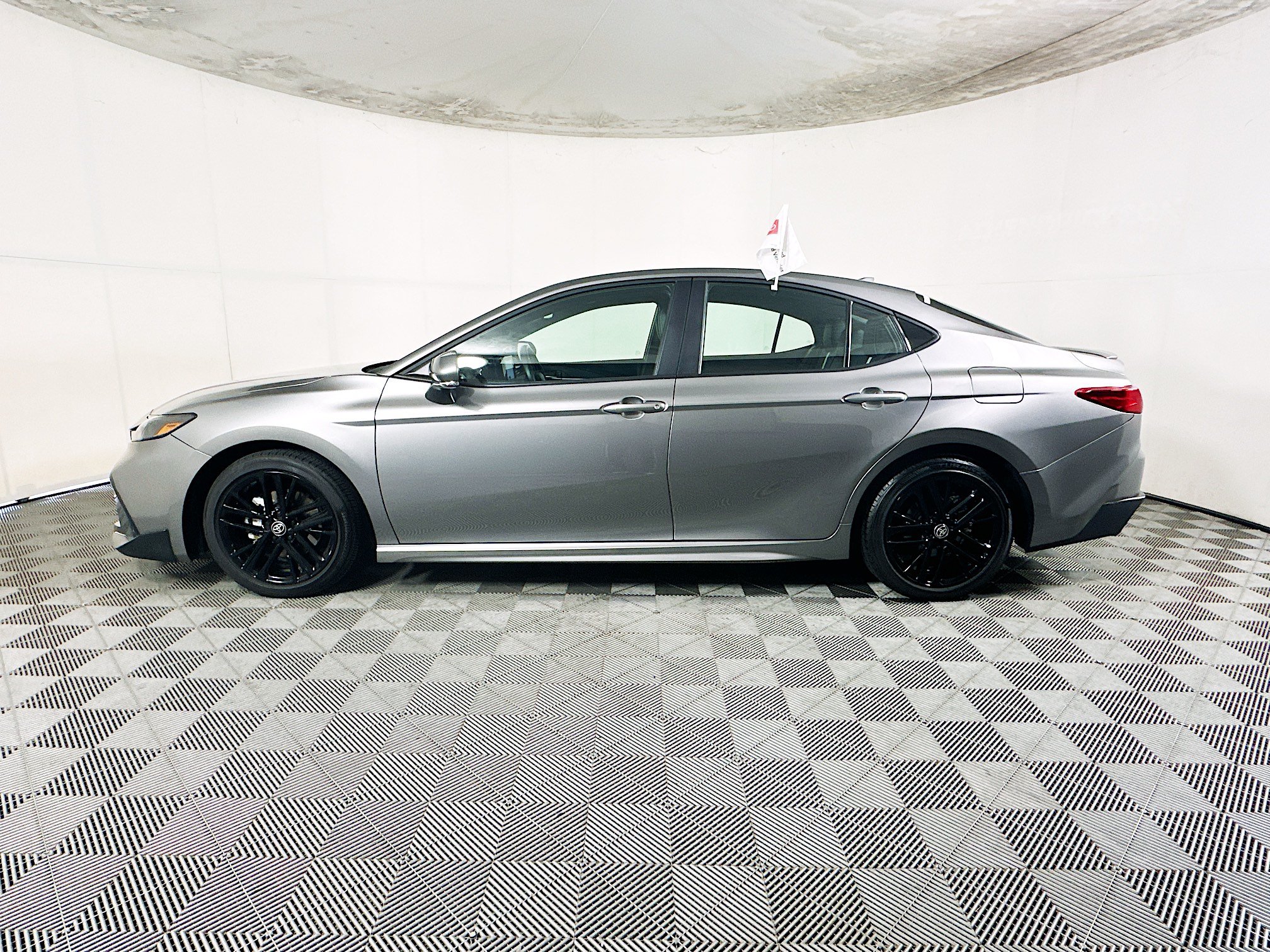 Used 2026 Toyota Camry SE w/ Convenience Package FWD image 6