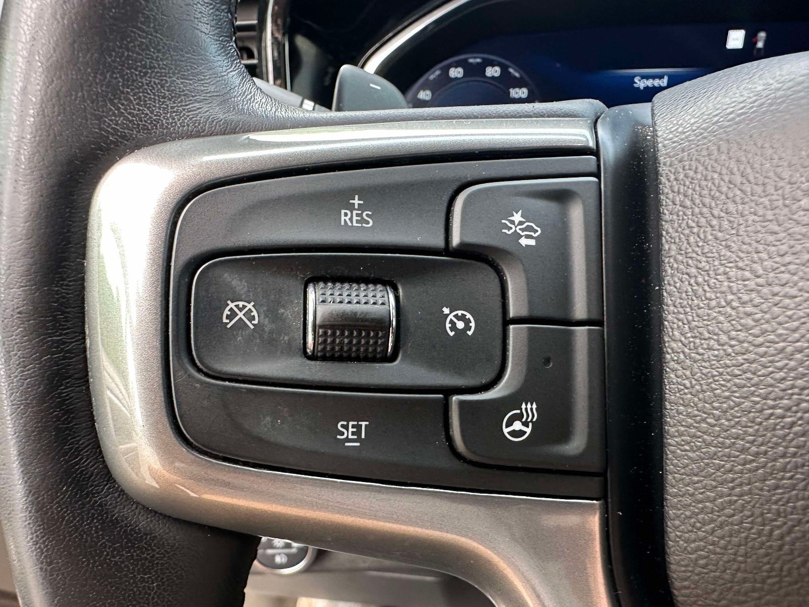 Used 2023 Chevrolet Silverado 1500 LTZ AWD/4WD image 15