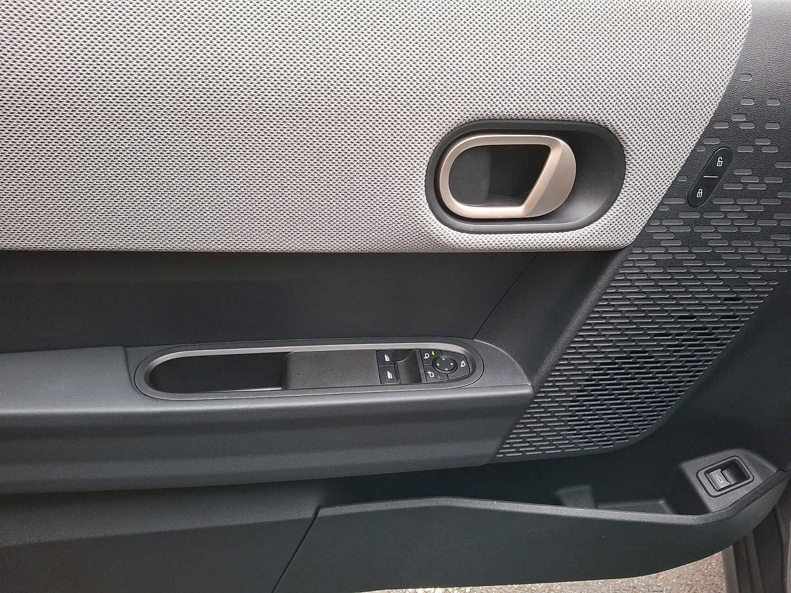 Certified 2025 MINI Cooper S image 10