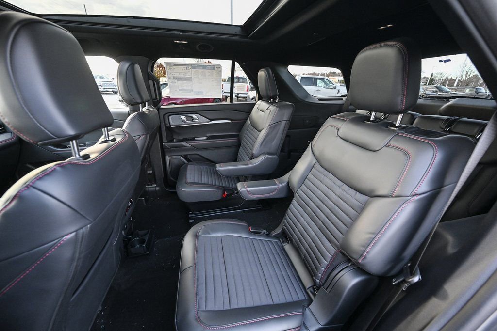 New 2026 Ford Explorer ST-Line w/ ST-Line Street Pack image 20