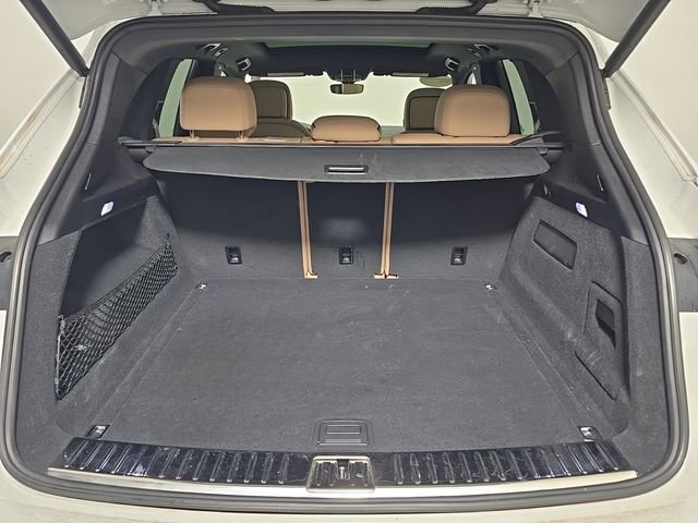 Certified 2023 Porsche Cayenne Platinum Edition image 13