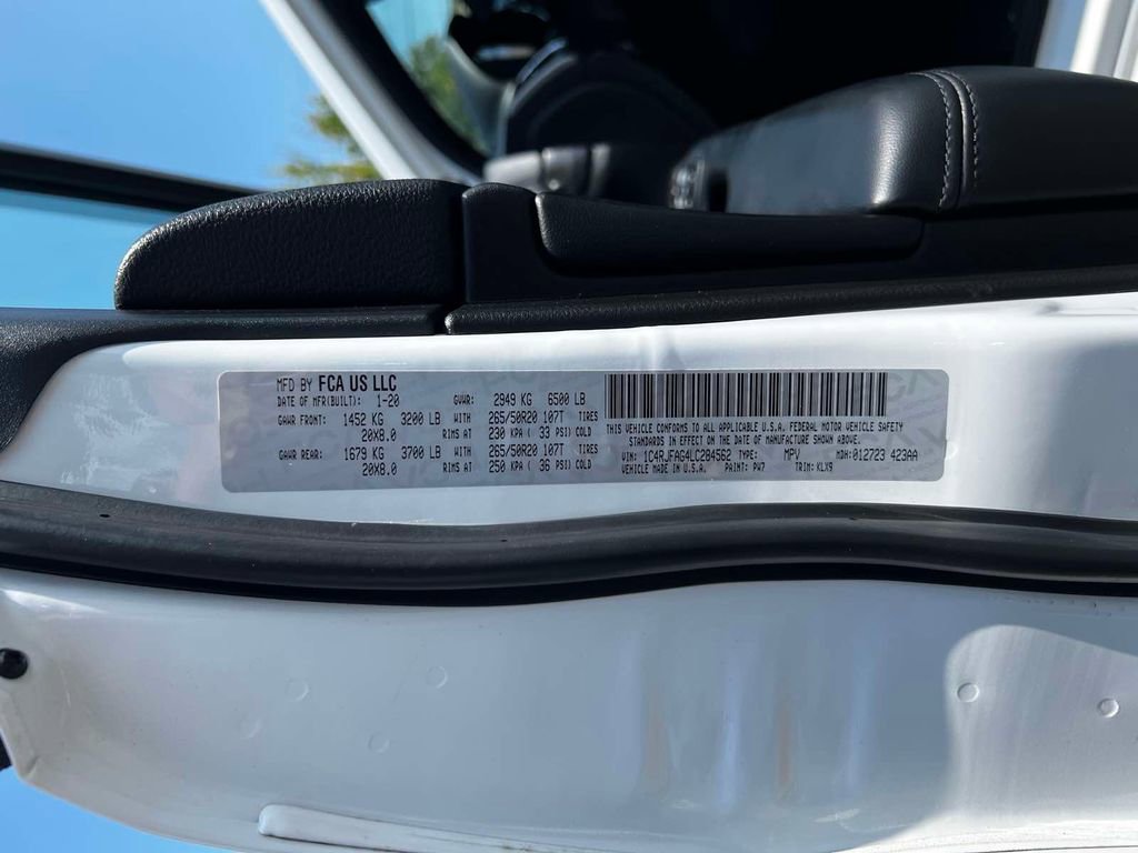 Used 2020 Jeep Grand Cherokee Altitude image 34