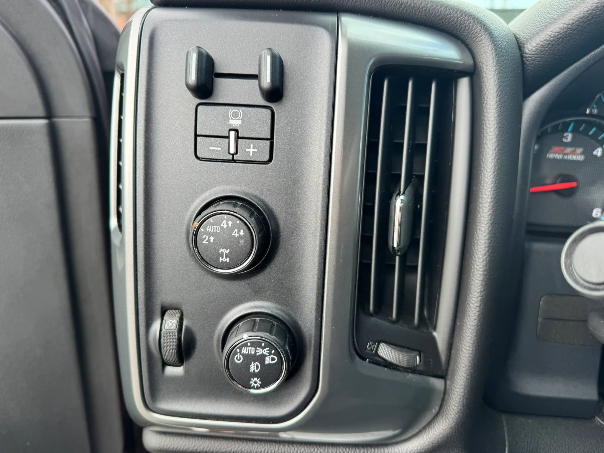 Used 2016 Chevrolet Silverado 1500 LT w/ All Star Edition image 16