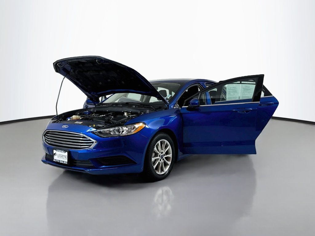 Used 2017 Ford Fusion SE FWD image 18