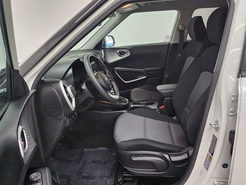 Used 2020 Kia Soul LX FWD image 12