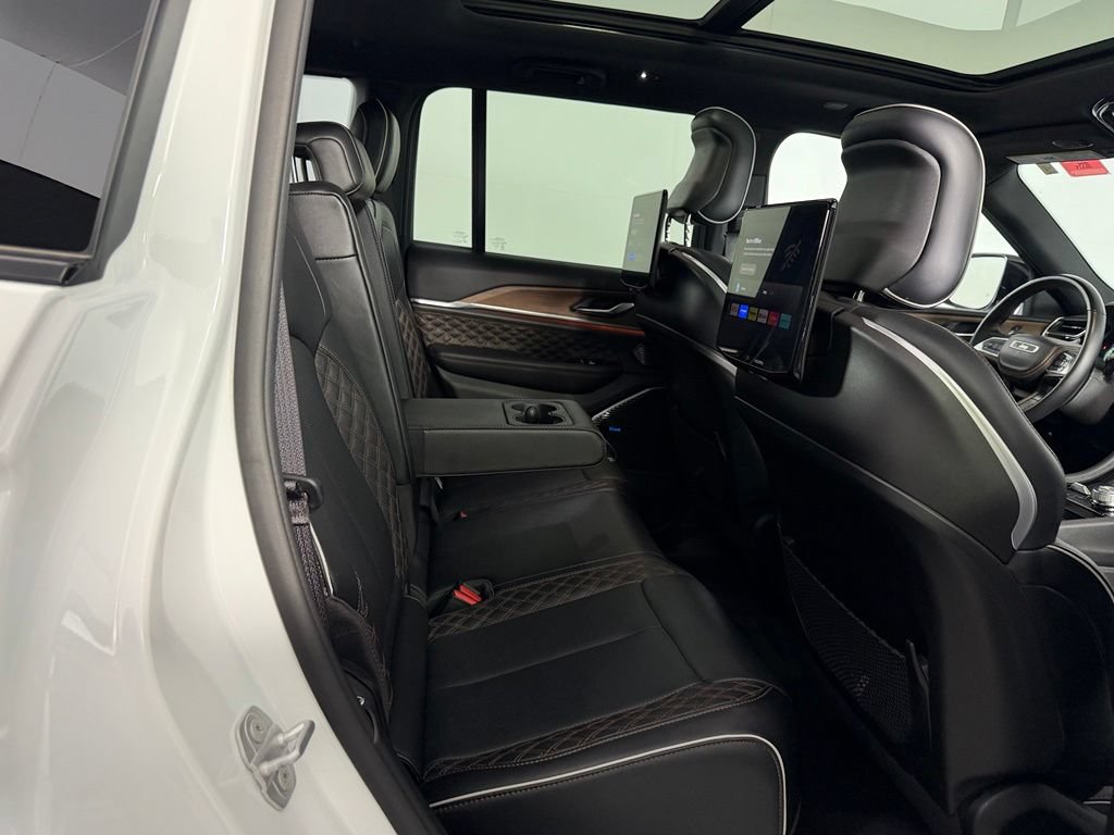 Used 2023 Jeep Grand Cherokee Summit w/ Rear Seat Video Group I AWD/4WD image 21