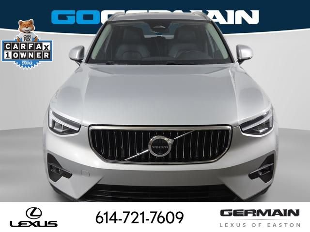 Used 2025 Volvo XC40 B5 Plus image 3