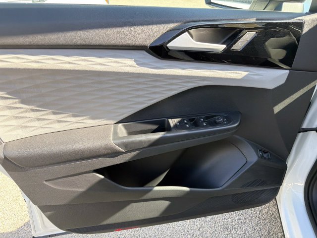 Certified 2023 Volkswagen Taos S FWD image 12