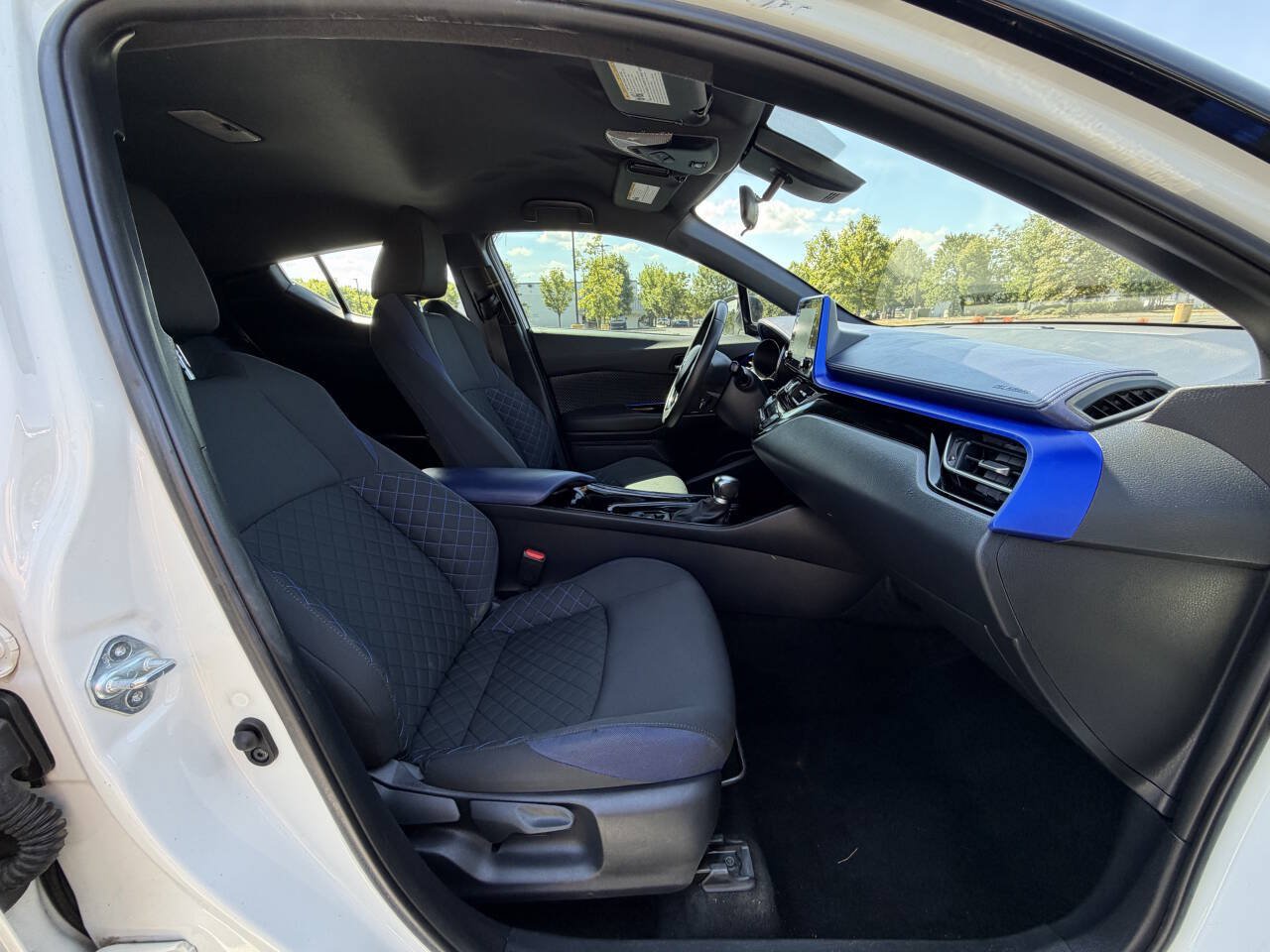 Used 2020 Toyota C-HR XLE FWD image 18