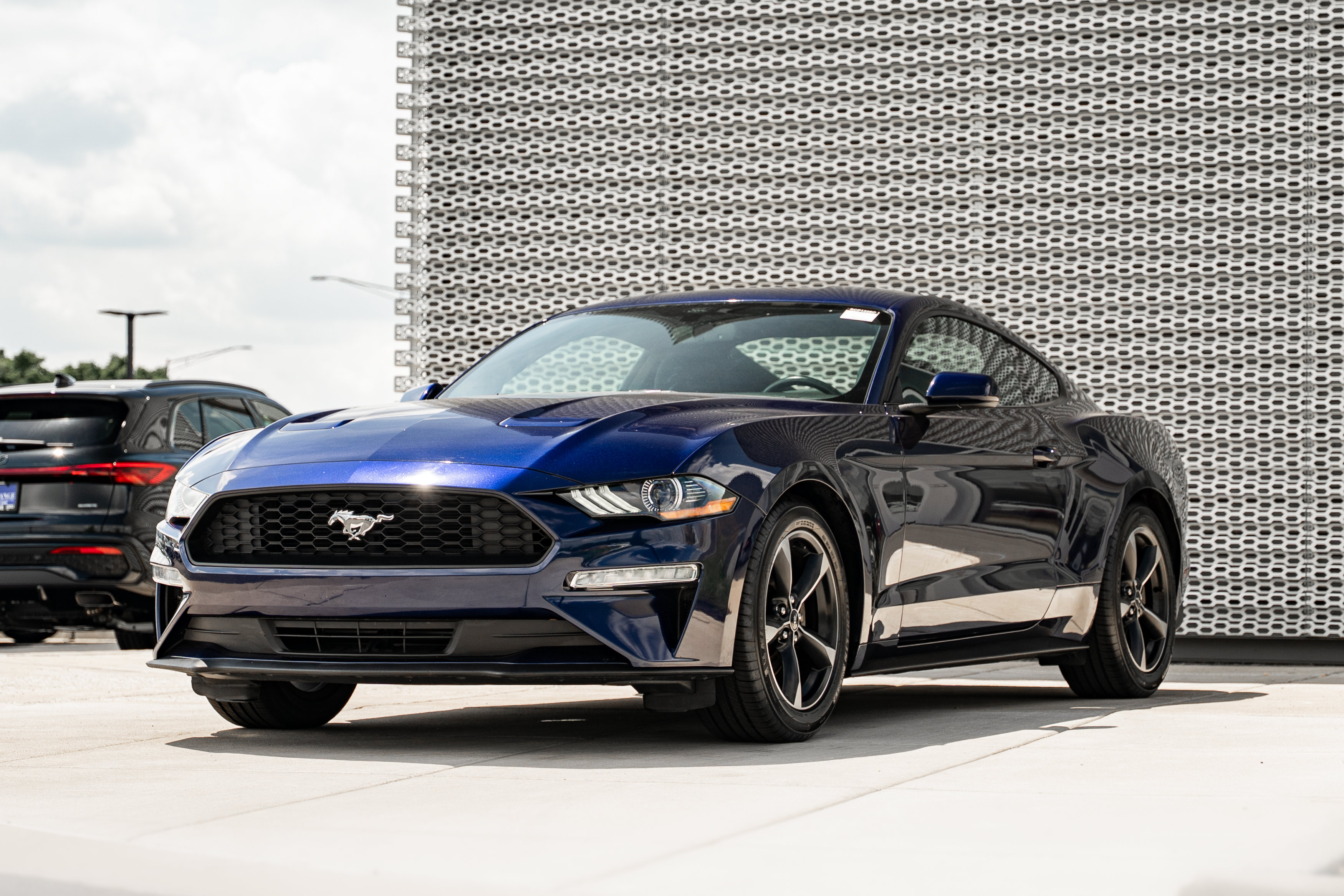 Used 2018 Ford Mustang Coupe w/ Equipment Group 101A RWD image 7