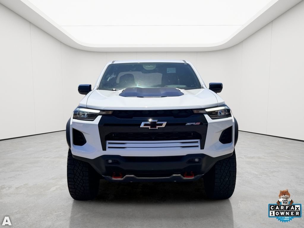 Used 2025 Chevrolet Colorado ZR2 w/ Technology Package AWD/4WD image 9