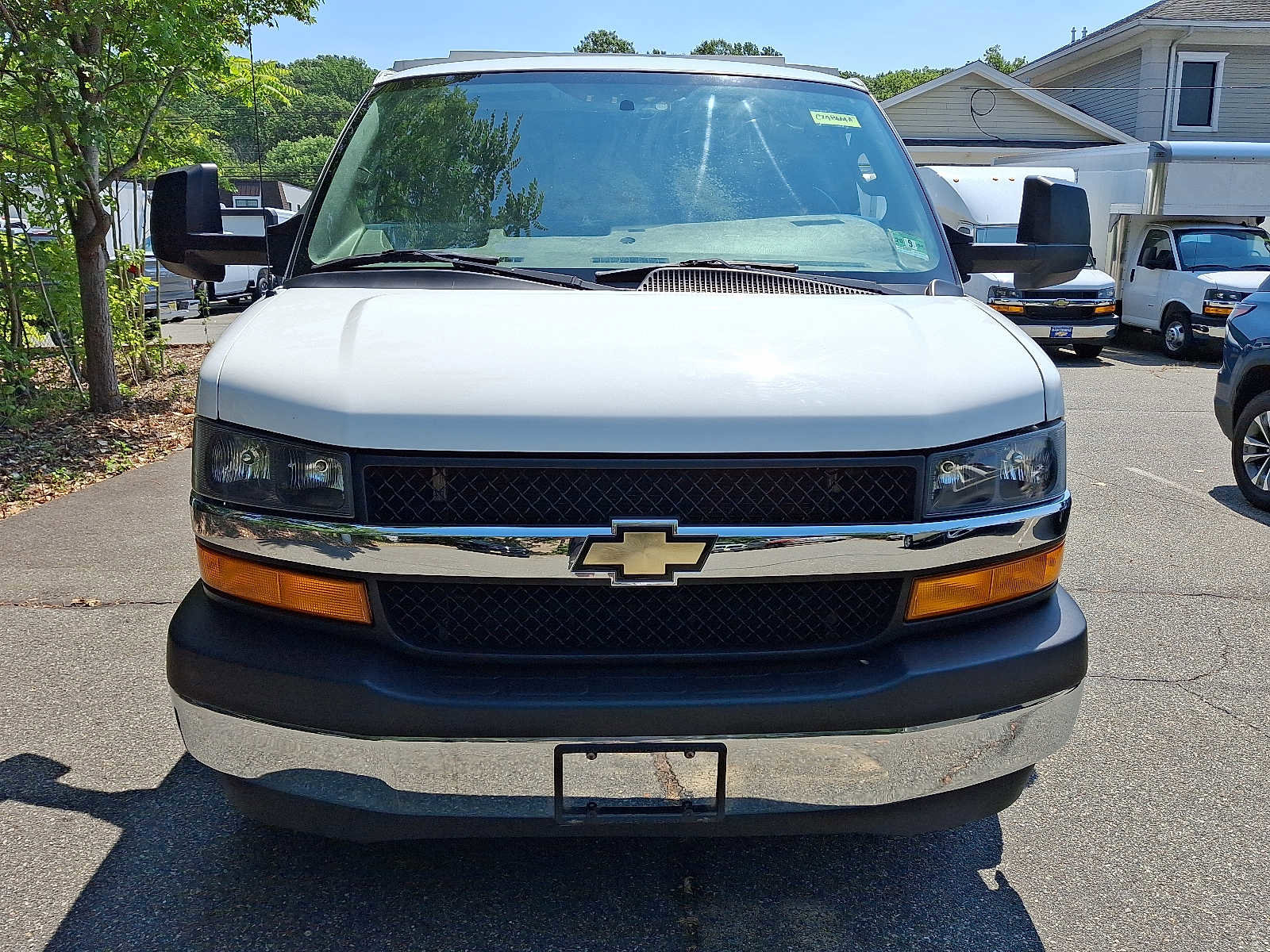 Used 2017 Chevrolet Express 3500 image 2