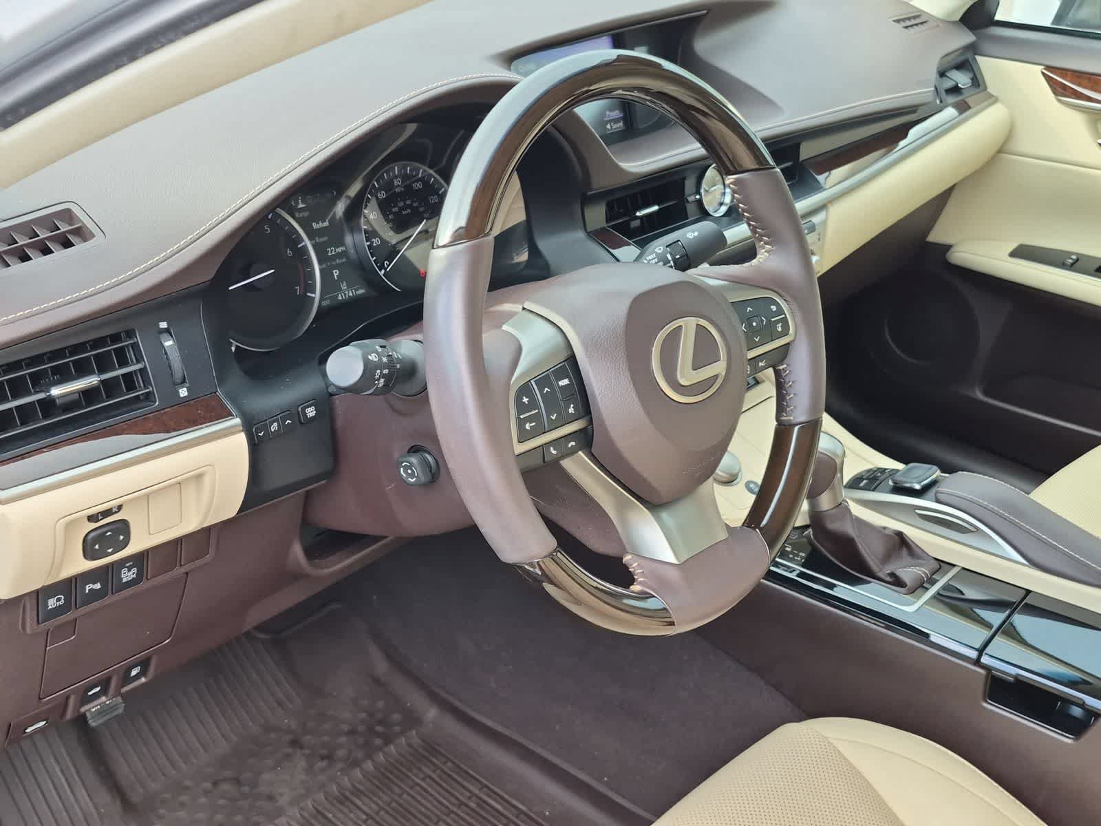 Used 2017 Lexus ES 350 w/ Navigation System Package FWD image 10