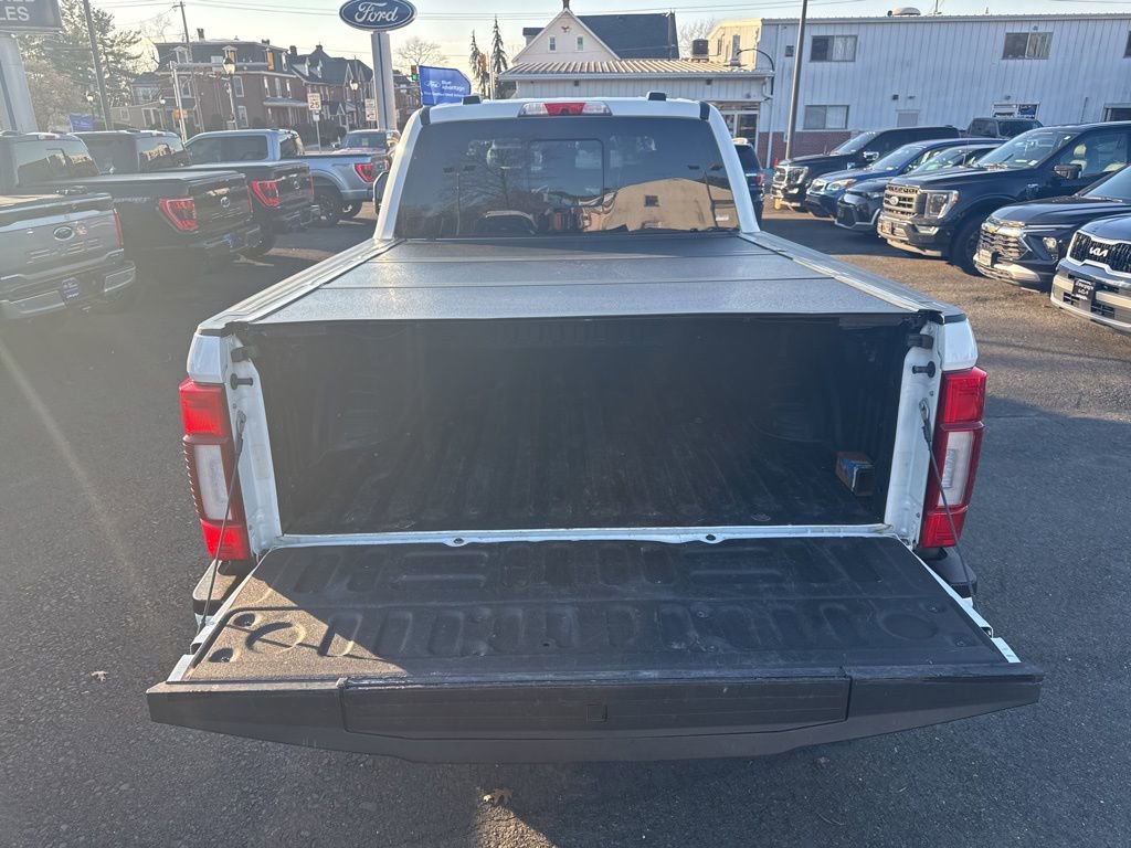 Certified 2022 Ford F350 Lariat w/ Black Appearance Package image 10