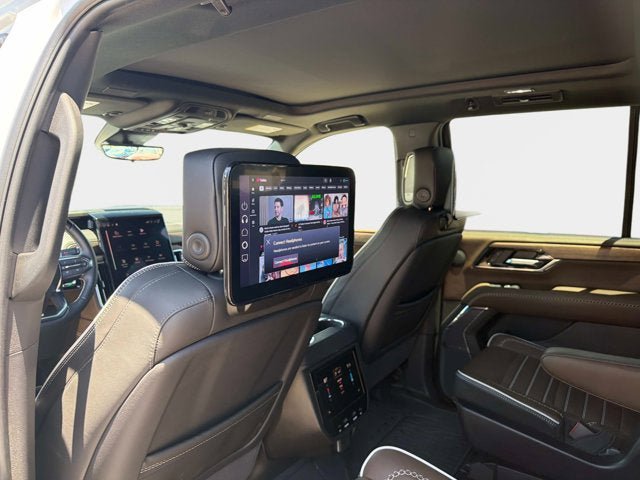 Used 2025 GMC Yukon Denali Ultimate AWD/4WD image 13