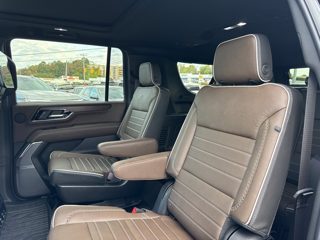 New 2026 GMC Yukon XL Denali Ultimate w/ LPO, Illumination Package AWD/4WD image 32