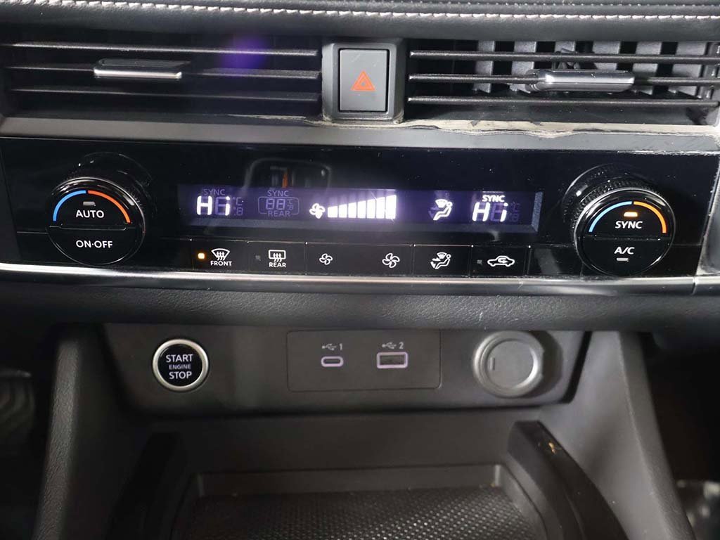 Used 2023 Nissan Rogue SV image 41