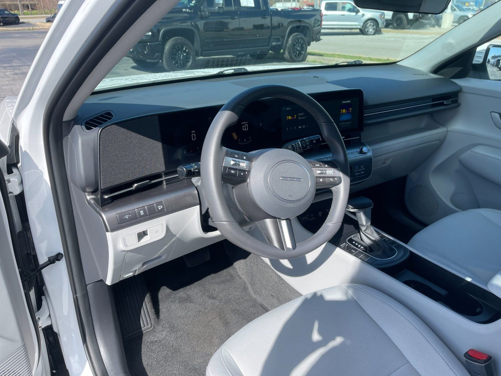 Used 2025 Hyundai Kona SEL image 11