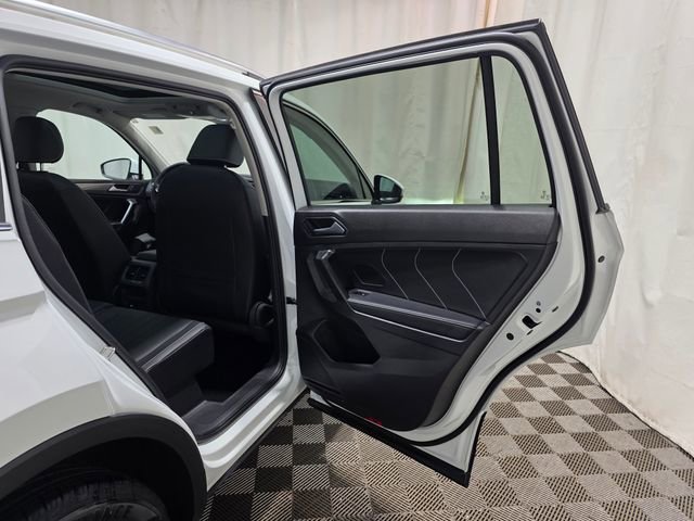 Certified 2022 Volkswagen Tiguan SE image 31