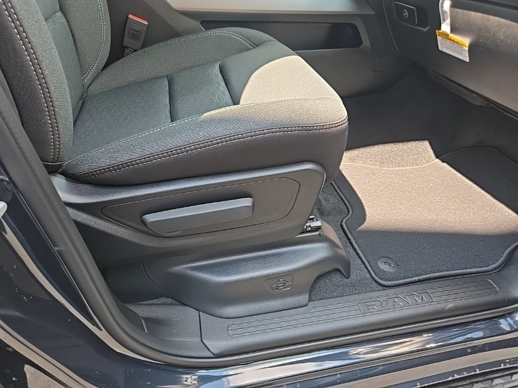 New 2027 RAM 1500 Express AWD/4WD image 79