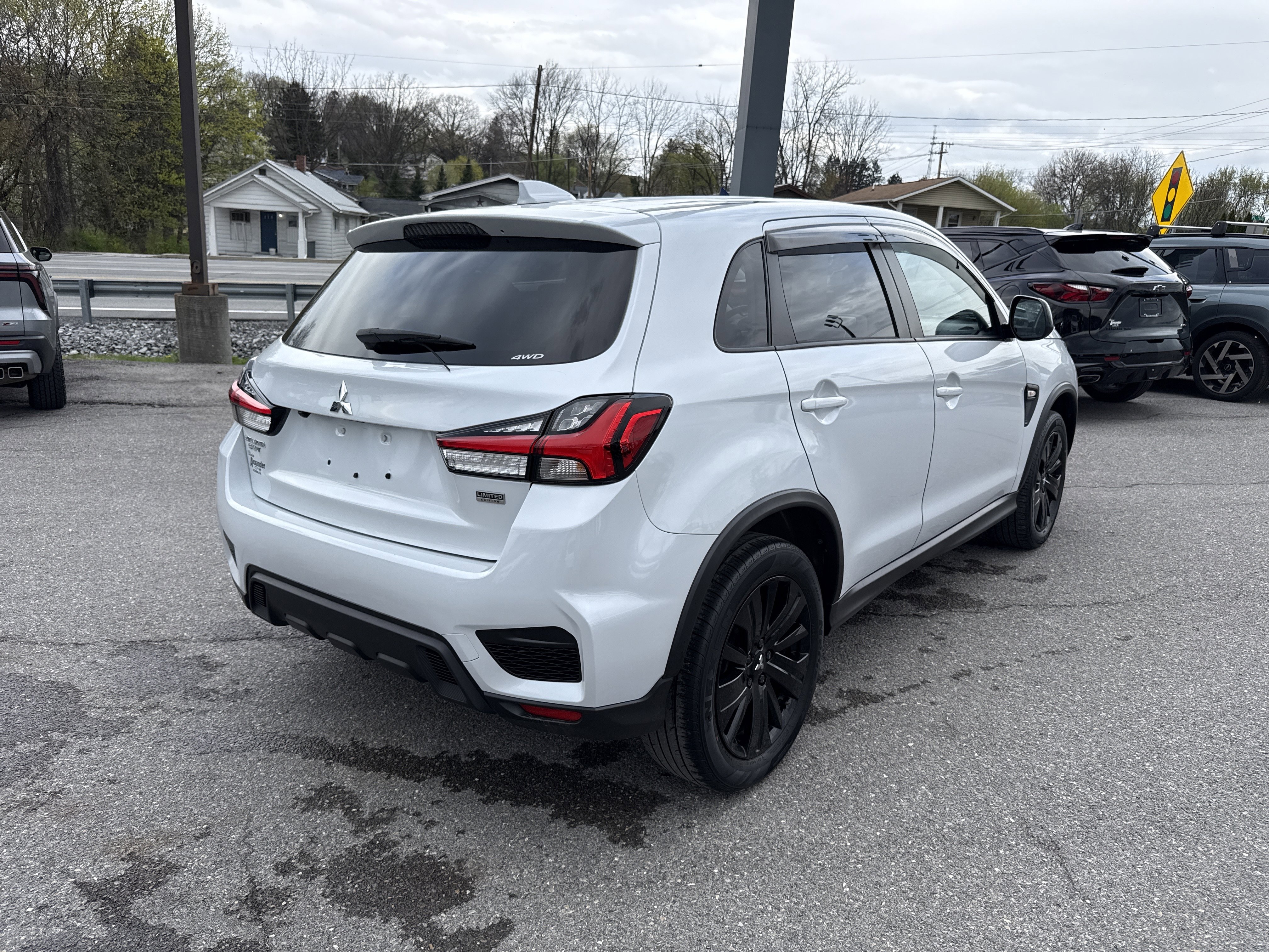 Used 2024 Mitsubishi Outlander Sport LE video 3