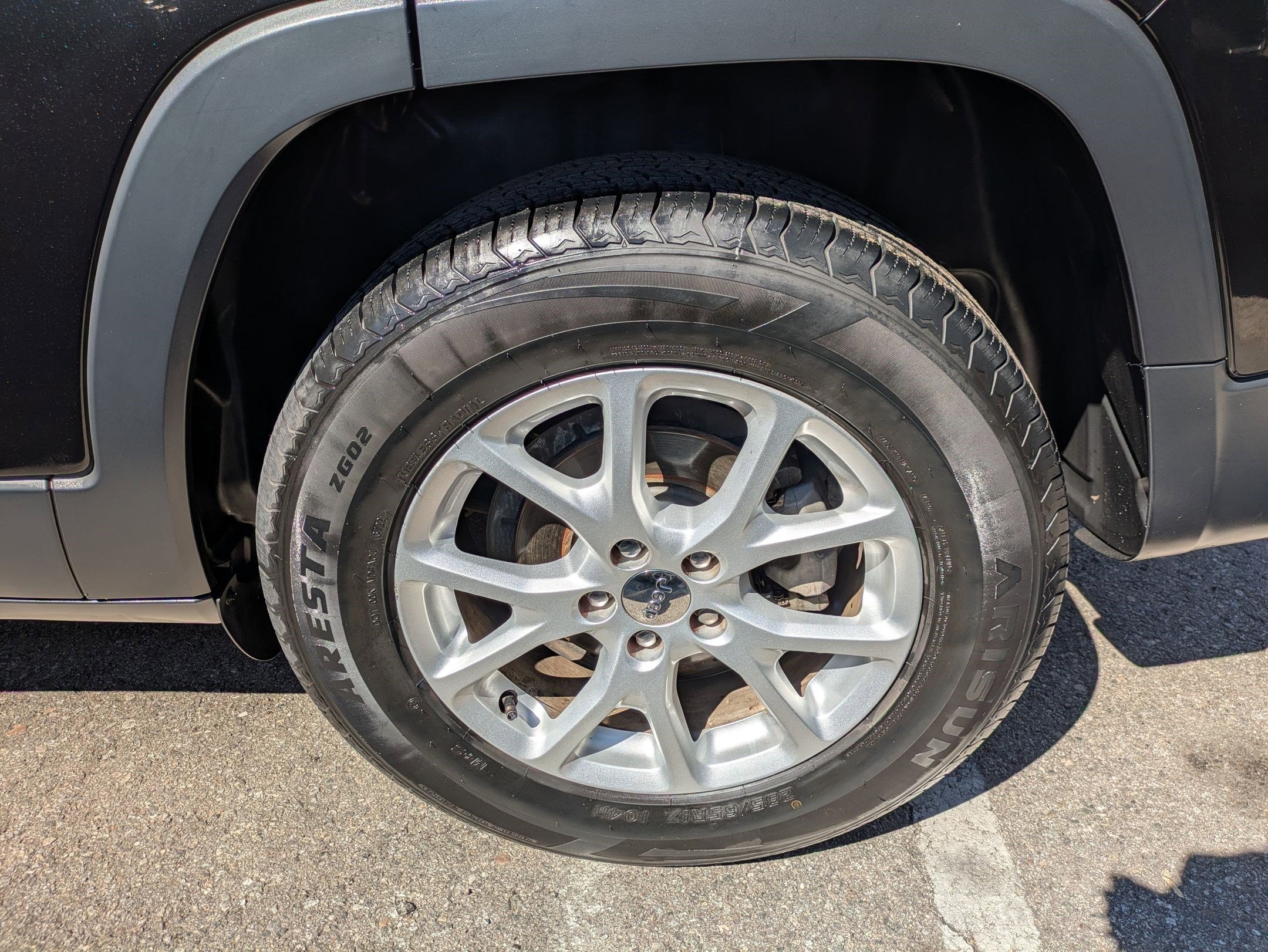 Used 2015 Jeep Cherokee Latitude w/ Comfort/Convenience Group image 5