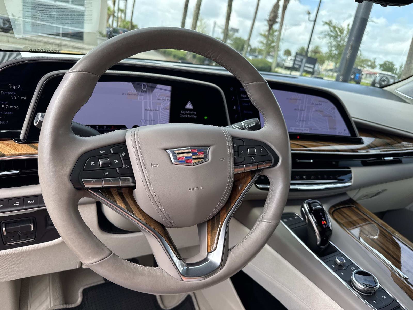Certified 2023 Cadillac Escalade Premium Luxury Platinum AWD/4WD image 16