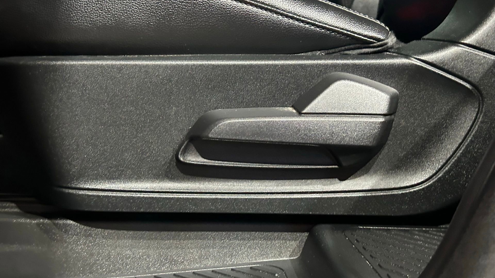 Used 2020 Ford Explorer Limited AWD/4WD image 56