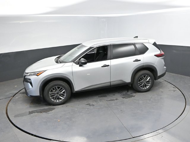 Used 2024 Nissan Rogue S AWD/4WD image 41
