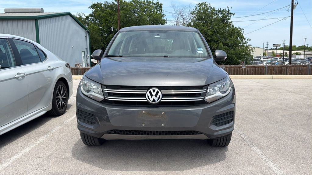 Used 2017 Volkswagen Tiguan Limited w/ Alloy Wheels Package FWD image 2