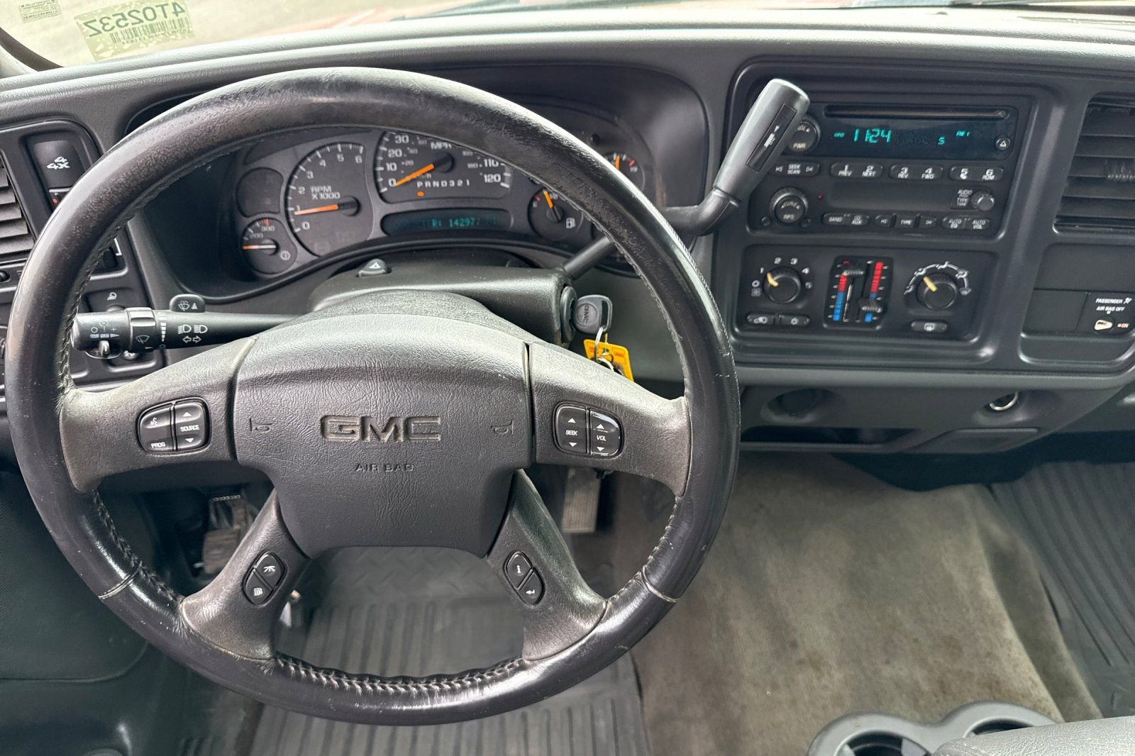 Used 2006 GMC Sierra 2500 SLE w/ Skid Plate Package image 11