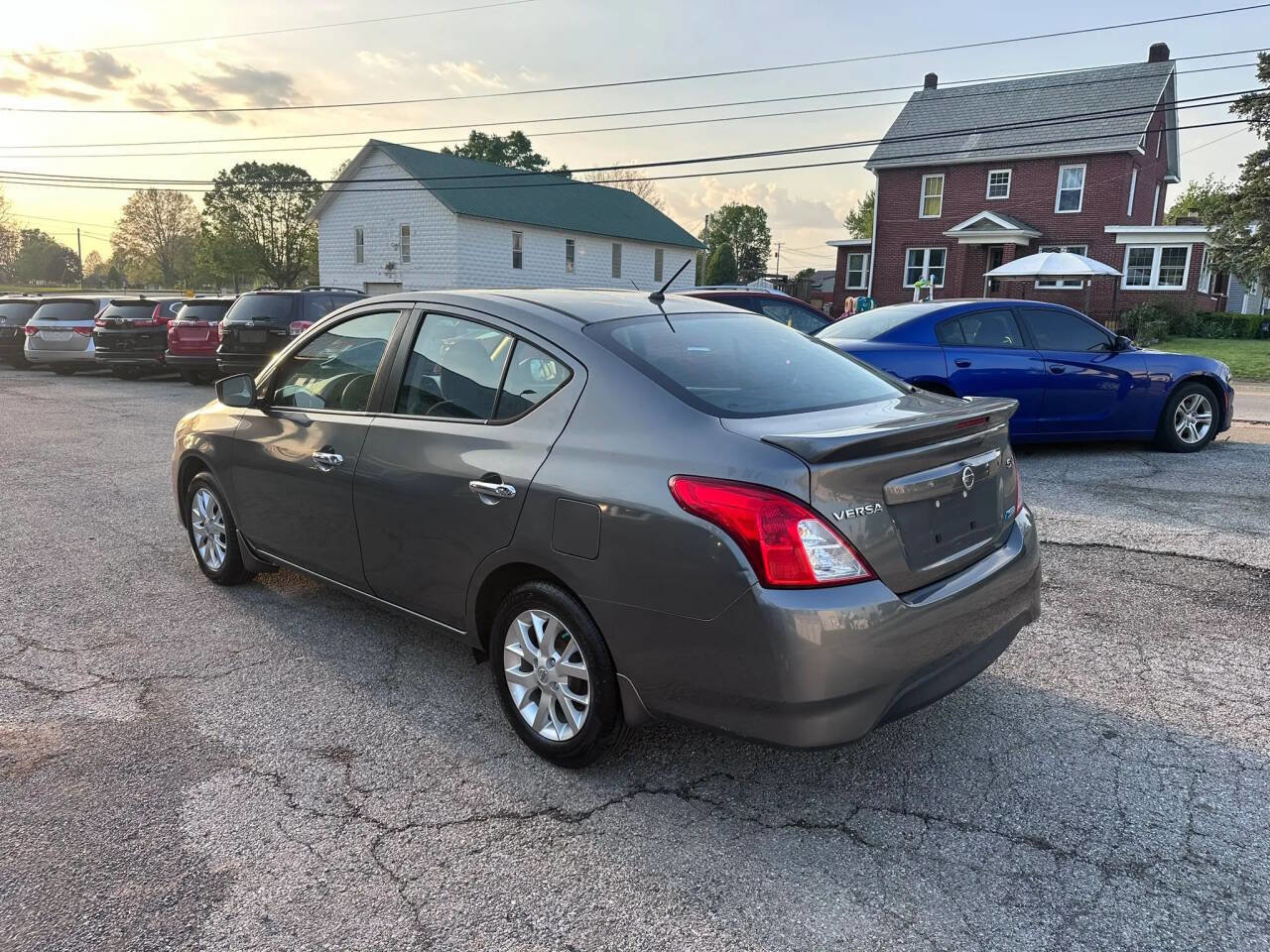 Used 2016 Nissan Versa SV w/ SV Appearance Package FWD image 8