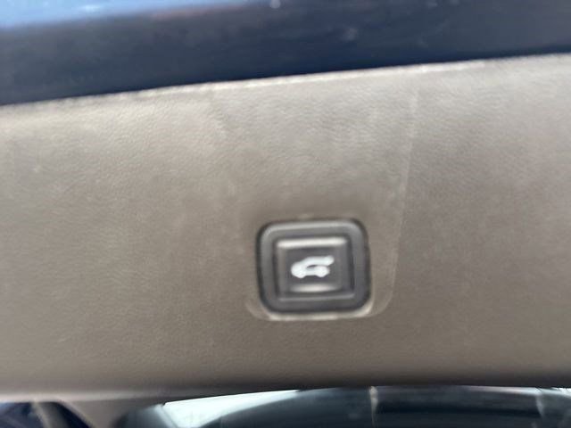 Used 2022 Chevrolet Traverse LT w/ Midnight/Sport Edition image 36