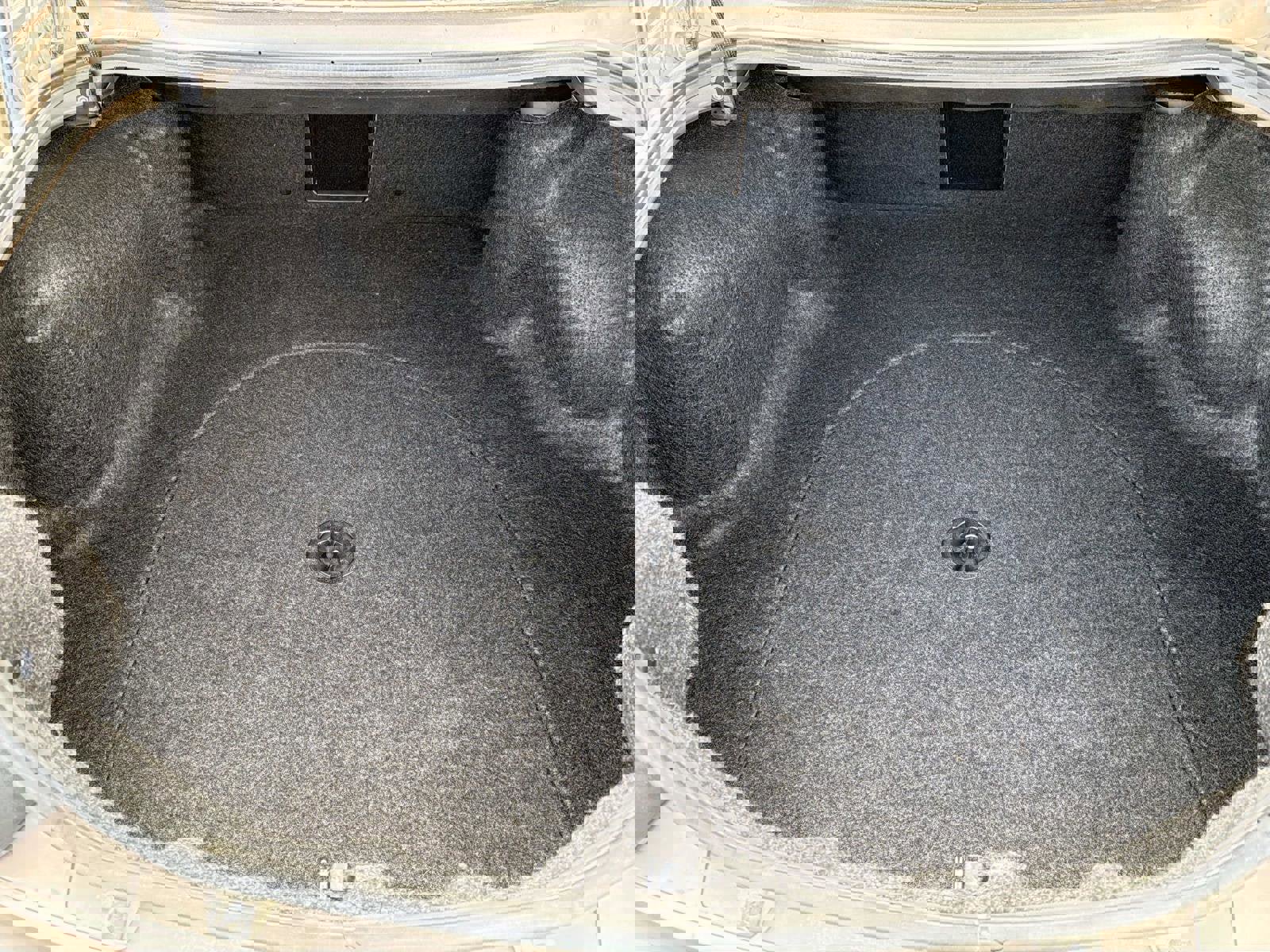 Used 2000 Chrysler Concorde LX image 12