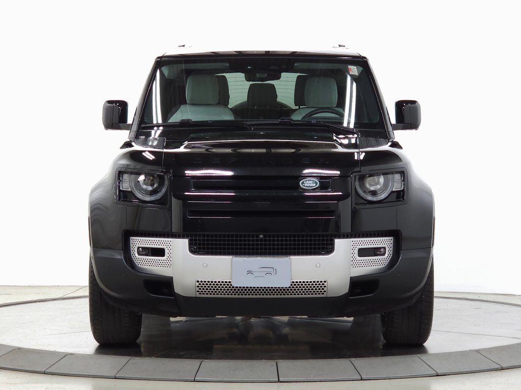 Used 2025 Land Rover Defender 90 S AWD/4WD image 9