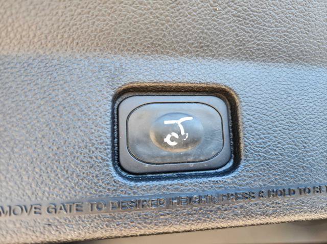 Used 2016 Ford Explorer XLT w/ Equipment Group 202A AWD/4WD image 16
