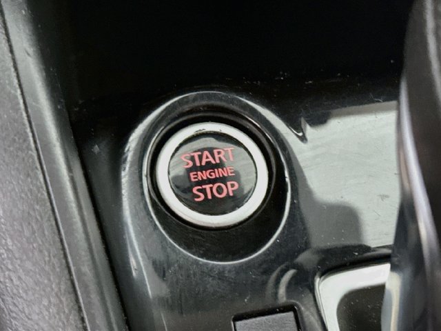 Used 2021 Nissan Versa SV FWD image 20