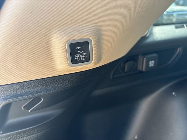 Used 2022 Jeep Grand Cherokee Limited w/ Luxury Tech Group II image 22