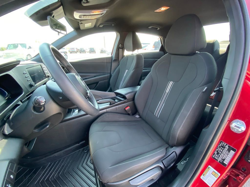 Used 2025 Hyundai Elantra Sport FWD image 20