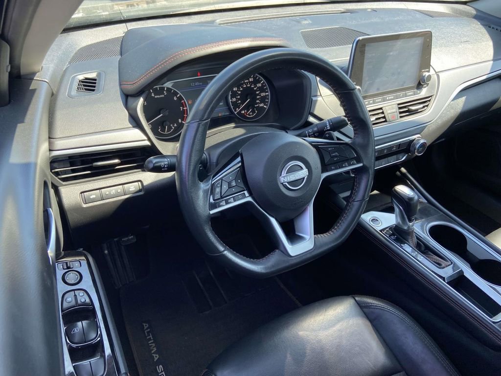 Used 2024 Nissan Altima 2.5 SR FWD image 13