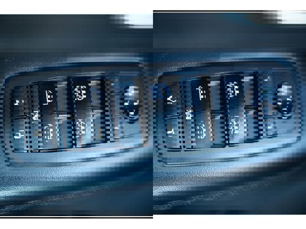 Used 2019 Jeep Grand Cherokee Altitude image 26