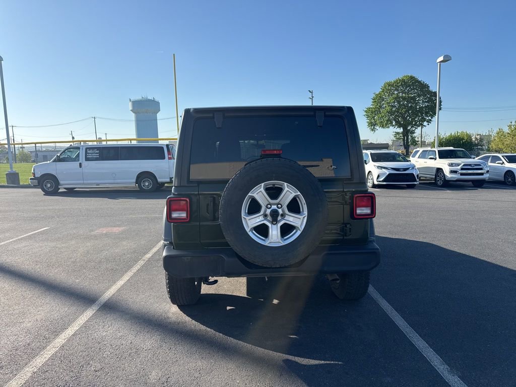 Used 2022 Jeep Wrangler Unlimited Sport AWD/4WD image 3
