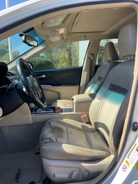 Used 2014 Toyota Camry XLE w/ Leather Package FWD image 12